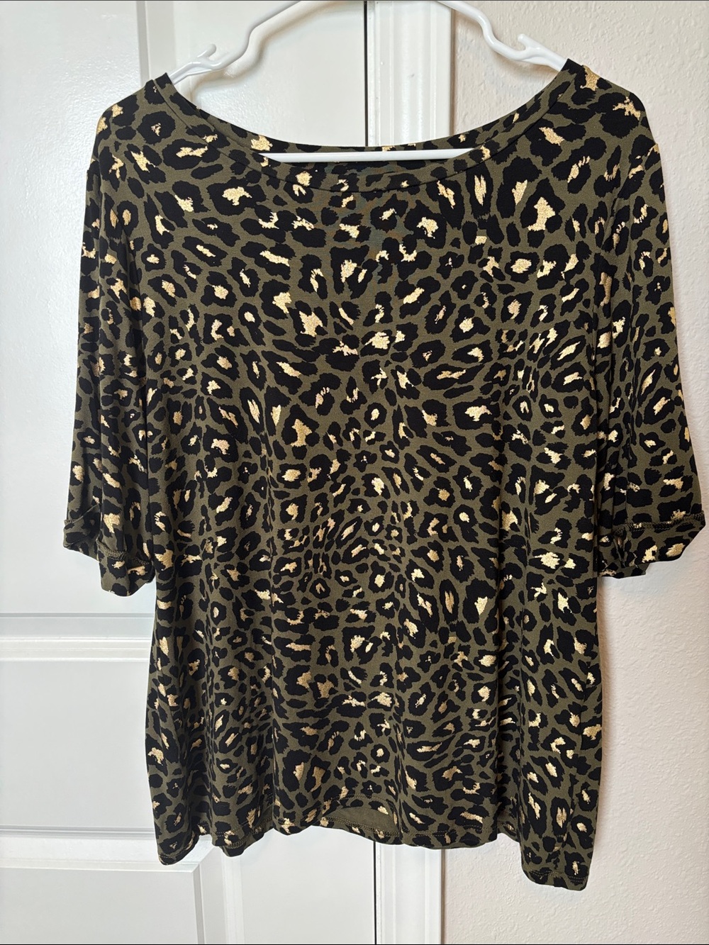 Chico’s 2 Leopard Print Short Sleeve Women’s Top - Black and Gold